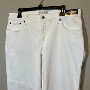 Abercrombie & Fitch Curve Love The 90s Straight Mid Rise White Jeans 31 Long NWT thumbnail 2
