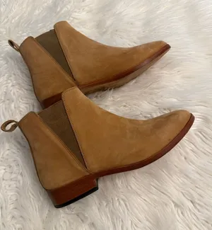 Nisolo Tan Chelsea Ankle Boots in Suede size 8 excellent condition see all photo thumbnail 1
