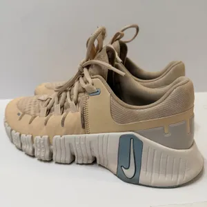 Nike Free Metcon 5 Sanddrift Sneakers Shoes DV3950-105 Women's 9.5 thumbnail 4