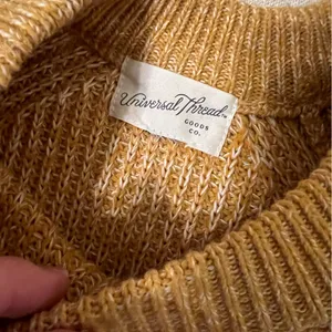 Gold sweater thumbnail 3