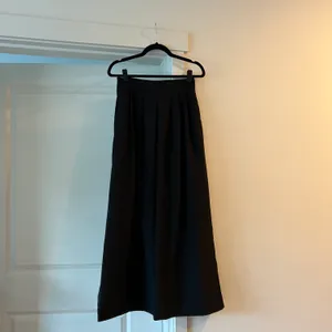 SHEIN Essnce Women's Solid Color Fold-Over Pleated Wide Leg Pants thumbnail 2