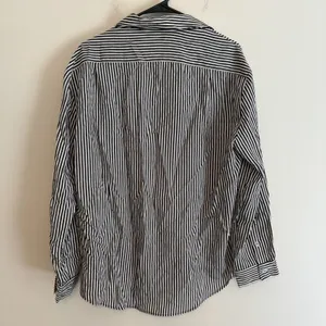 NWT Zara XS oversized Black White Striped Button Up Top‎ Long sleeve Collared thumbnail 3