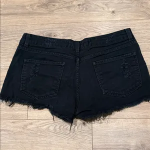 POOL JEANS Colors Black Jean Shorts Multicolor Embroidery Boho Festival Size 8 thumbnail 3