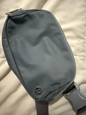 Lululemon Everywhere Belt Bag 1L Grey thumbnail 2