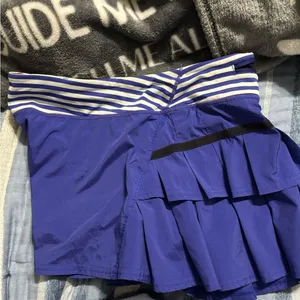 Women’s Lululemon blue skort size 6 thumbnail 7