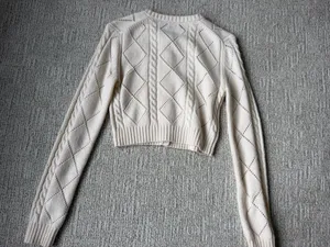 Sunday Aritzia Best thumbnail 3