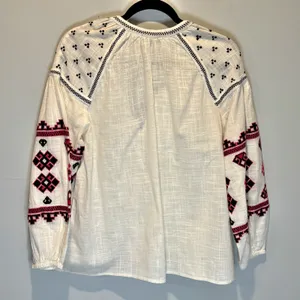 Tolani NWT Delphi Embroidered Long Sleeve Top - size Medium thumbnail 4