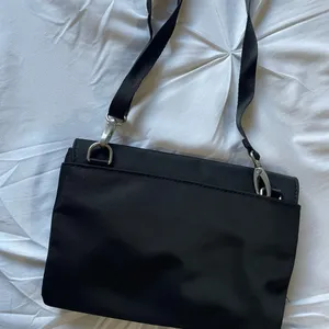 Baggallini Classic Black Crossbody Bag thumbnail 5