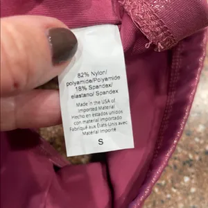 Beyond Yoga Sparkling Pink sports Bra size Small thumbnail 4