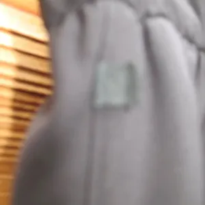 Lululemon Cropped Noir Pants  thumbnail 8