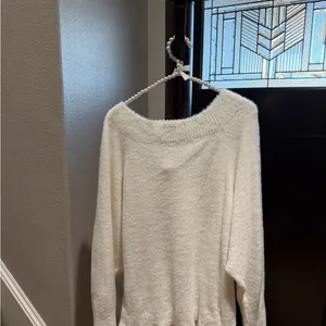 Express Cream V-Neck Sweater thumbnail 5