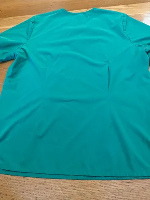 Figs women Catarina Kelly green scrub top size XlArge . thumbnail 7