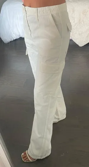 ZARA Cargo Pants • Size 0 thumbnail 3