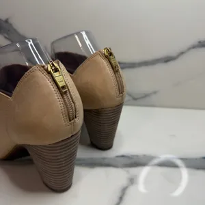 Clarks Women's Nude Leather Okena Posh Booties Sz 8 Closet Staple Minimalist thumbnail 4