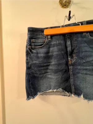 American Eagle Women’s Size 10 Hi-Rise Mini Skirt Denim Jean Cut‎ Off Dark Wash thumbnail 3