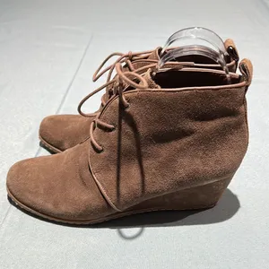 Franco Sarto Annabelle Tan Suede Lace Up Wedge Booties Women’s Size 8 B46‎ thumbnail 4