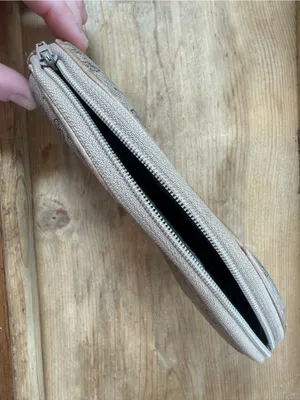 Vtg Gucci Clutch GG Supreme Monogram Cosmetic Pouch Gold Crest Logo Web Stripe thumbnail 6