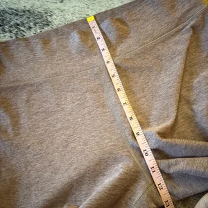 VUORI Mid Rise‎ Elevation Slim Bootcut pant in Hazel Heather Size Large thumbnail 8