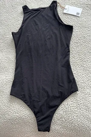 Quince Second Skin Round Neck Sleeveless Tank Style Bodysuit Black Size S thumbnail 1