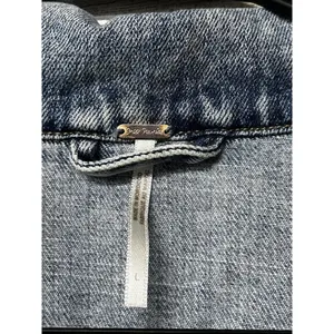 Free People Women's Rumors Cropped Denim Jean Jacket - Light Wash / Size Small thumbnail 5