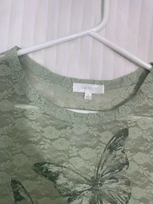 Ultra Flirt Lace Top Womens XL Green Sheer Floral Butterfly Graphic Short Sleeve thumbnail 3