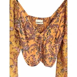 Urban Outfitters Floral Boho Peasant Cropped Top Size M Bell Sleeve Ren Faire thumbnail 2