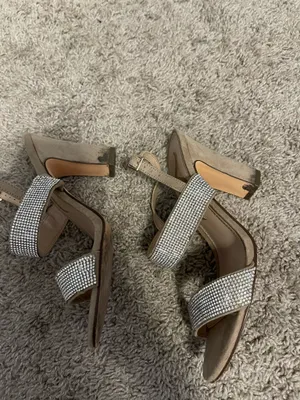 Heels Gold Size 6 thumbnail 3