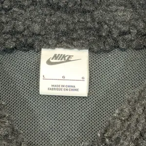 Nike Sherpa Fleece Jacket Large‎ Black Big Swoosh Full Zip Borg Coat thumbnail 5