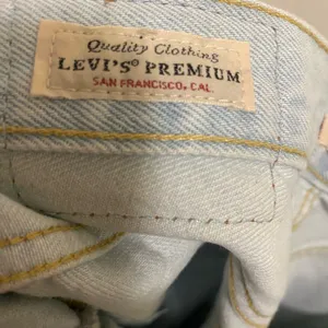 Levi’s Levis Womens Lt Blue Wash Denim Jeans 27 Ribcage Straight Ankle Distress thumbnail 9