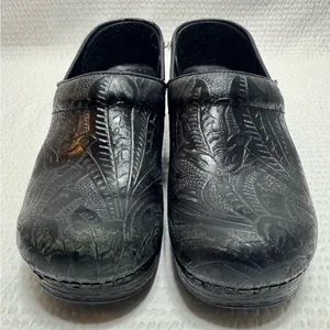 Dansko Professional Black Tooled Leather Women's Clogs size 38 (7.5) thumbnail 1