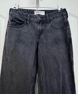 Hollister Black Low-Rise Baggy Jeans thumbnail 1