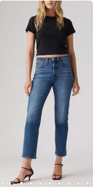 Levi’s‎ Wedgie Straight Fit Denim High Rise Button Fly Jeans Medium Wash thumbnail 1