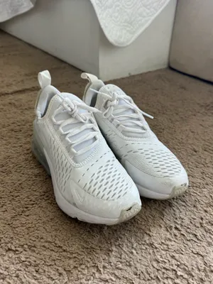 Nike Air Max 270 Shoes thumbnail 3