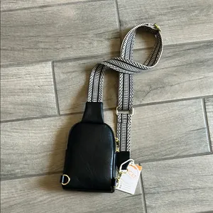 Black Belt Bag with Minimalist Design thumbnail 5