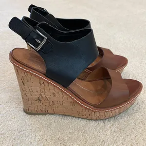 DOLCE VITA Janna two-tone wedge sandals SZ 8.5 thumbnail 1