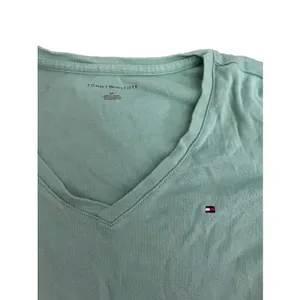 Tommy Hilfiger Woman’s V Neck Tee Shirt Size Small Logo Basic Classic thumbnail 2