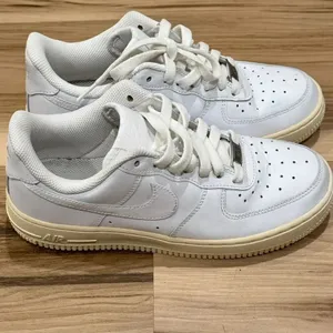 Nike Air Force 1’s Sneakers Athletic White Women’s 7 thumbnail 2