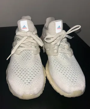 Ultraboost Shoes thumbnail 2