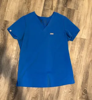 FIGS Scrub Top thumbnail 1