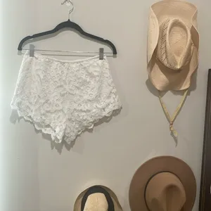 White lace Free people shorts! thumbnail 5