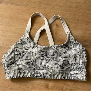 Soul by SoulCycle white snakeskin set thumbnail 3
