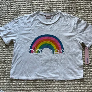 Bloomies Cropped Tee Sz Small thumbnail 1