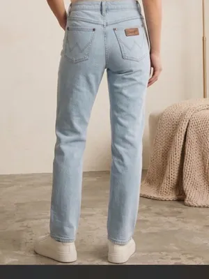 Wrangler sky Blue Women’s Leather Patch Slim Fit Cowboy Jeans Size 13/36 thumbnail 2