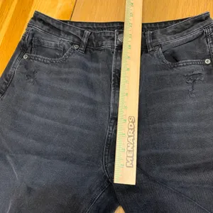 American Eagle Mom Straight‎ Distressed Jeans Washed Black Size 10 Regular Rip thumbnail 3