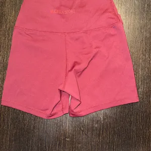 Muse High-Waist Bike Shorts in Rose thumbnail 2