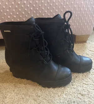 Sorel Waterproof Boots Women’s thumbnail 1