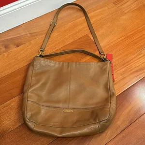 Coach British Tan Leather Hobo‎ Adj. Strap 2 Way Shoulder Zip Close thumbnail 2