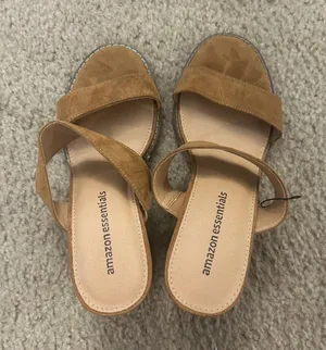 C914 Size 7& 8 Shoes Woman thumbnail 1