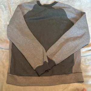 Nike Vintage Gray Crewneck Sweater with zippered pockets. thumbnail 4