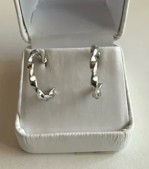 3/$20 Silver Tone Twisted Circular Hoop Stud Earrings 1” Pierced thumbnail 1
